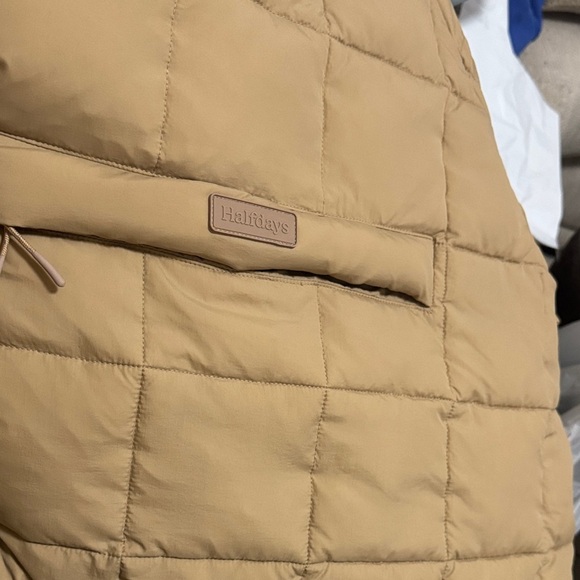 NWT HALFDAYS NELLIE packable quilted puffer in tan sizes XS,S,M,L, XL - Picture 13 of 15